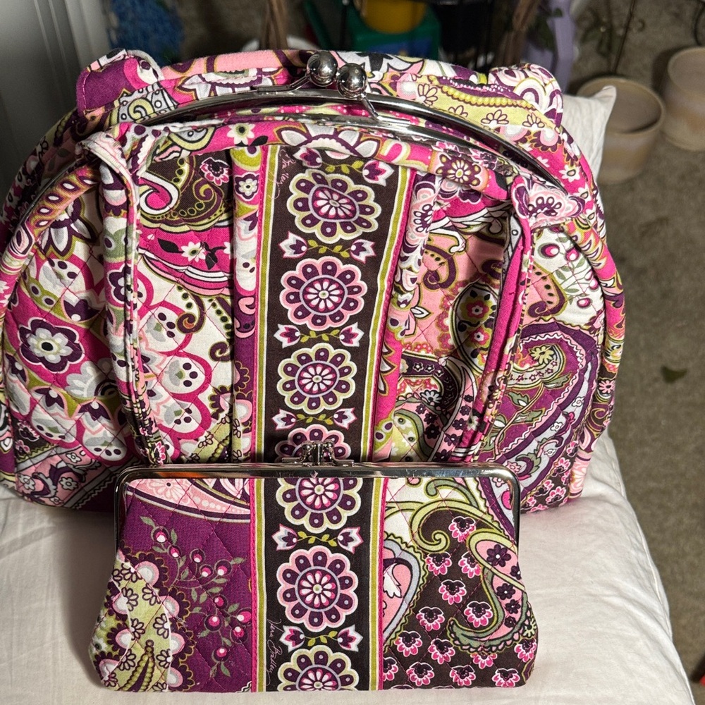 Vera Bradley Pink and Purple Paisley Shoulder Bag with the kiss lock purse - Picture 3 of 5